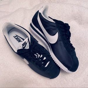 Nike Cortez - Nylon - Black/white - Size 6